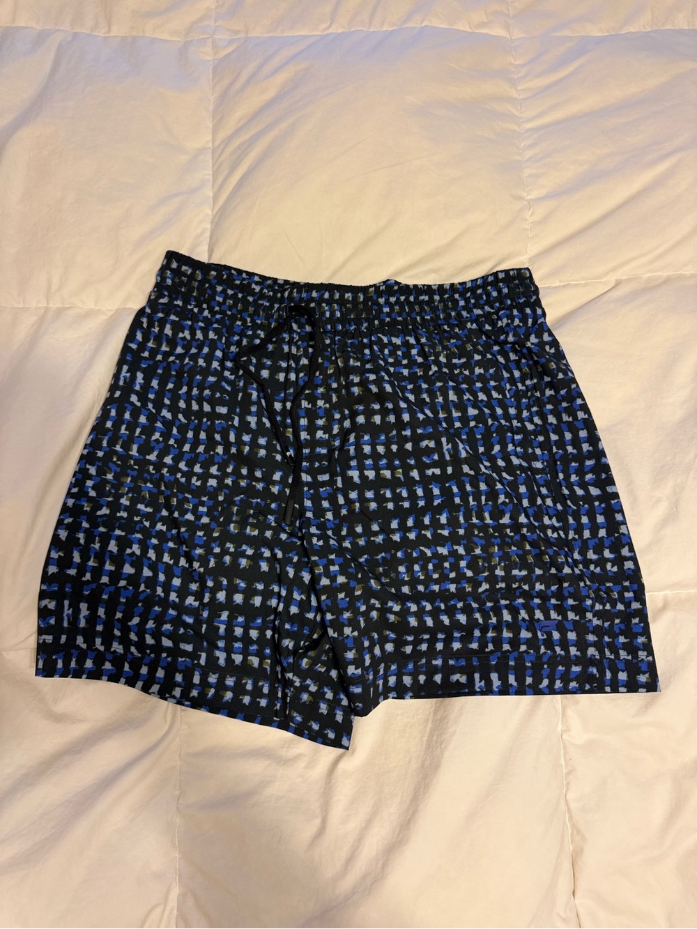 Fabletics Men's Shorts Size L Never Worn Black And Purple/ Blue Design